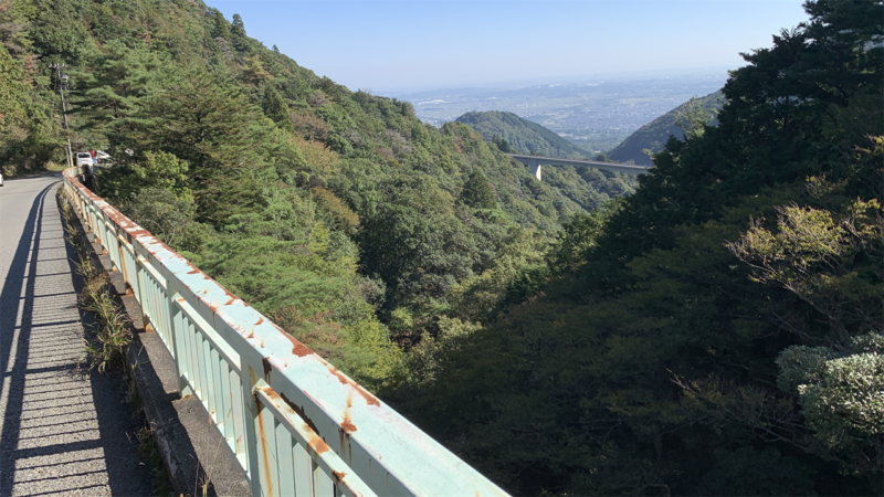 20241103鈴鹿スカイライン_遠くに見えるかもしか大橋