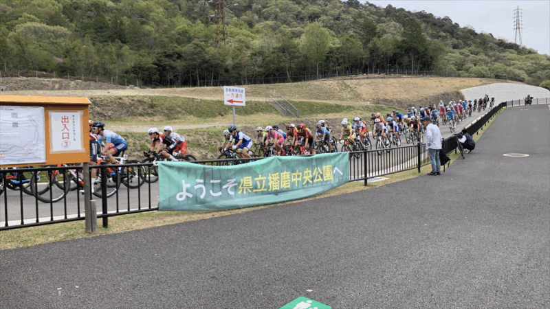 20250420はりちゅうへロードレースを見に_レース風景2